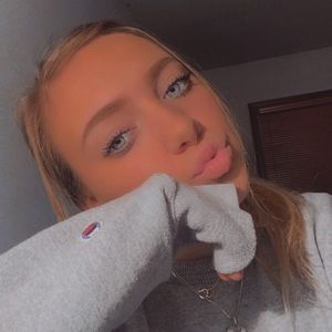 Meet your Posher, Alyssa